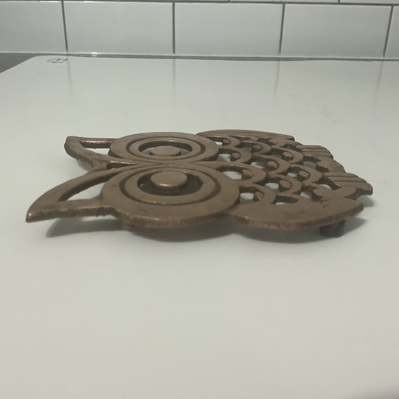 VTG Owl Trivet Cast Iron Gold Tone Or As Wall Decor - Picture 6 of 6